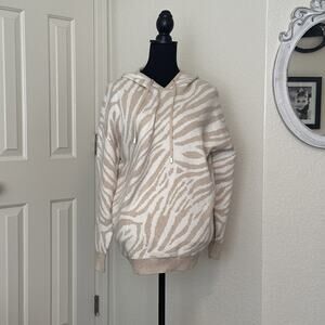 Chico's Zenergy Tan White Animal Print Pullover Hoodie Long Sleeve Size 3 EUC